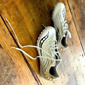 Saucony Spitfire 5 Track Running Spikes. 6.5